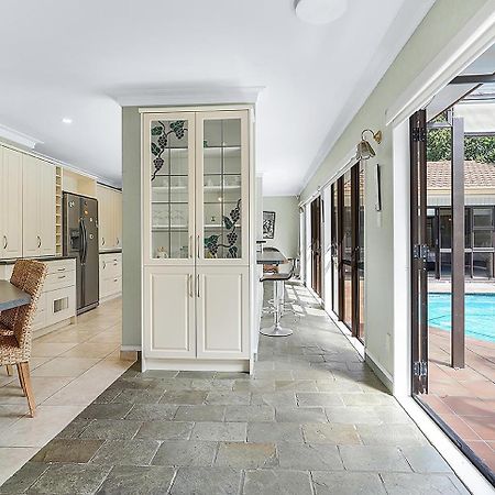 Wow, Spacious Home With A Pool Hamilton Eksteriør bilde