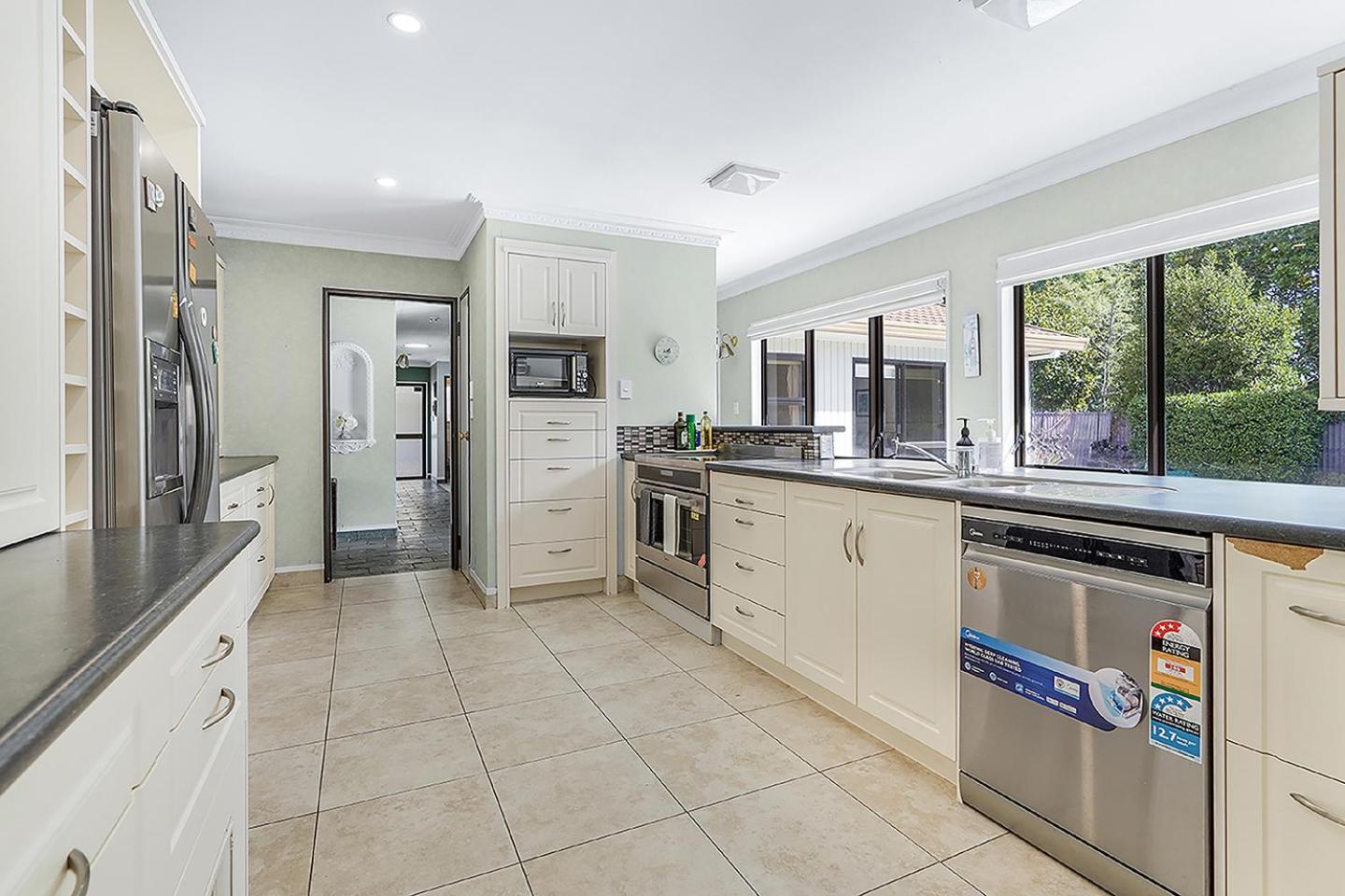Wow, Spacious Home With A Pool Hamilton Eksteriør bilde