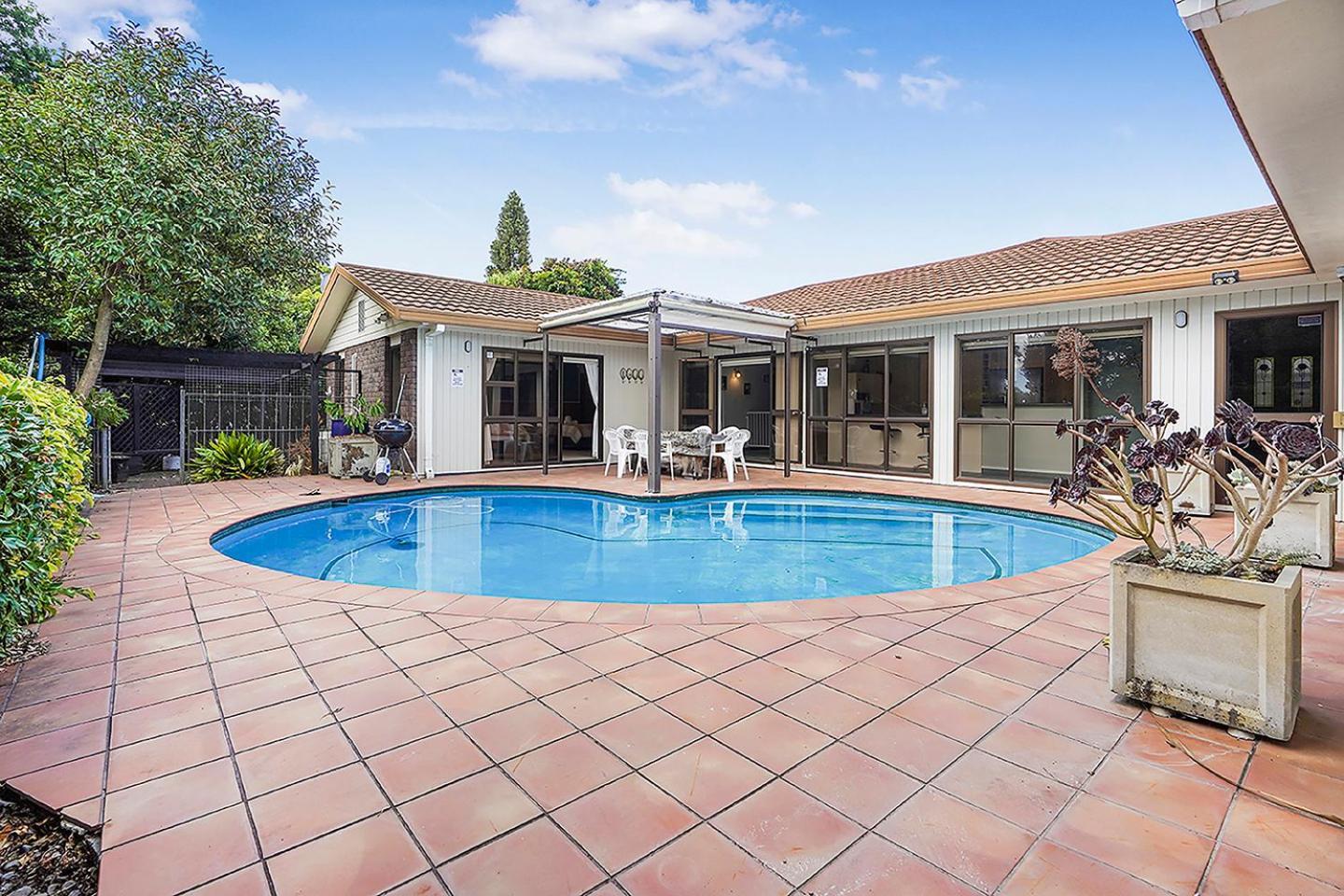 Wow, Spacious Home With A Pool Hamilton Eksteriør bilde