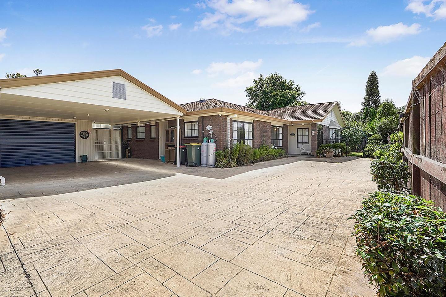 Wow, Spacious Home With A Pool Hamilton Eksteriør bilde
