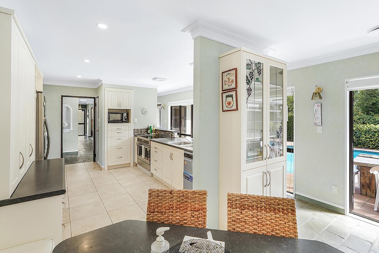 Wow, Spacious Home With A Pool Hamilton Eksteriør bilde