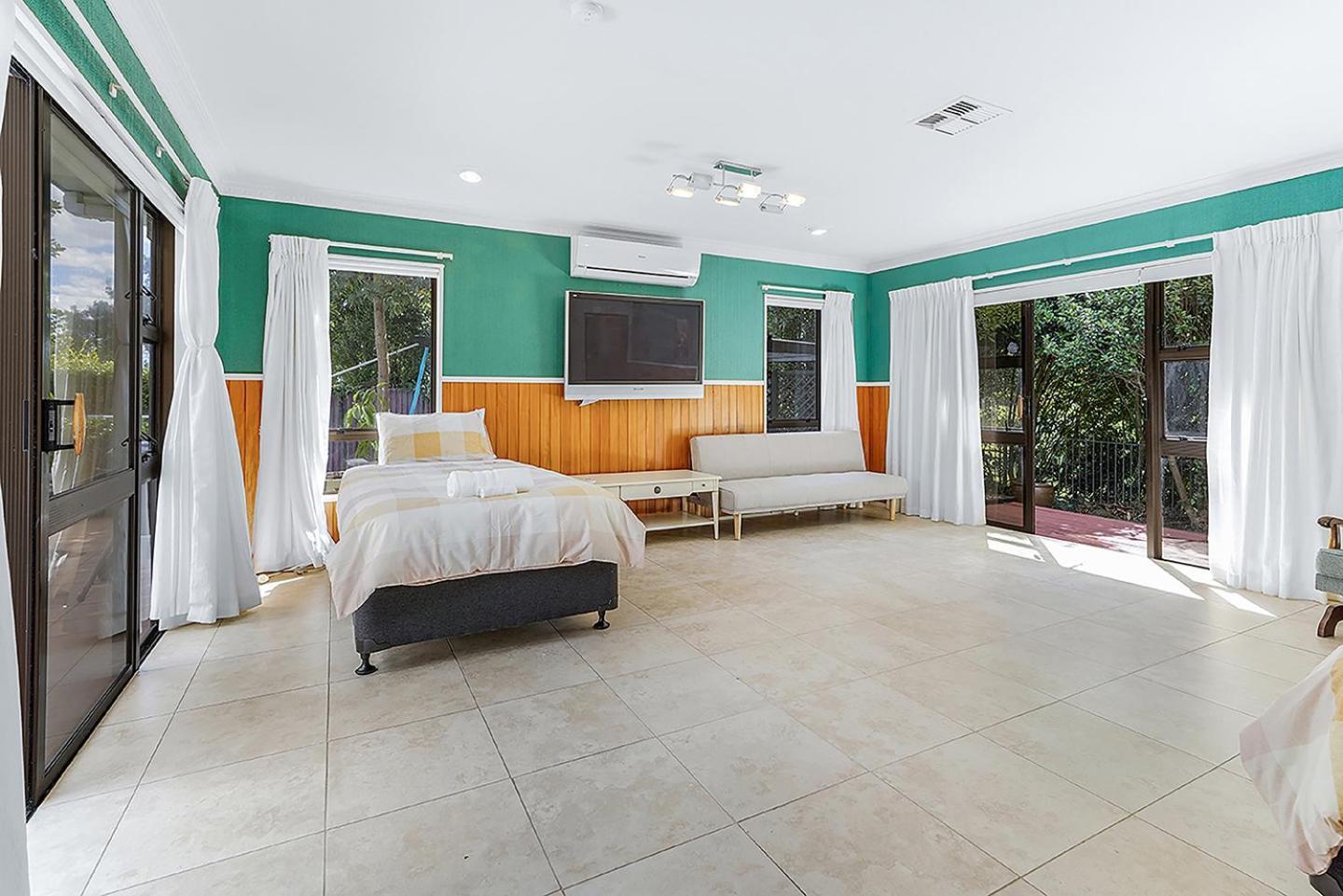 Wow, Spacious Home With A Pool Hamilton Eksteriør bilde