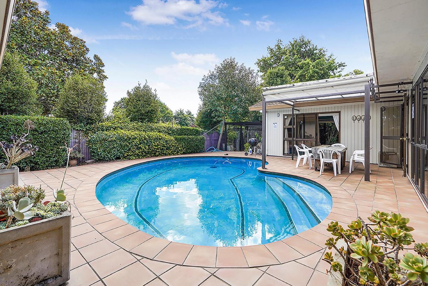 Wow, Spacious Home With A Pool Hamilton Eksteriør bilde